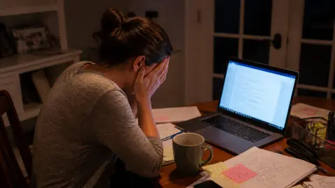 Souffrance au travail : que faire concrètement avant de craquer ?